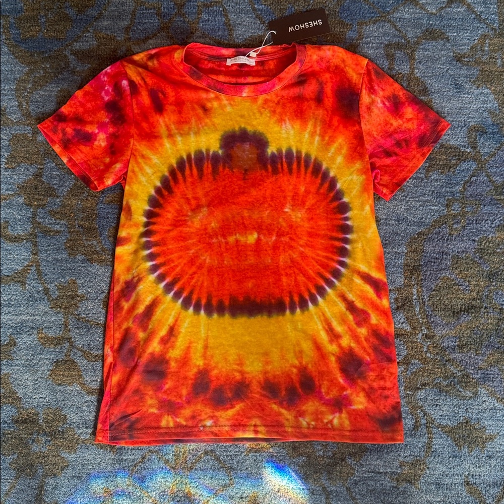 Women's tie dye jack-o'-lantern tee